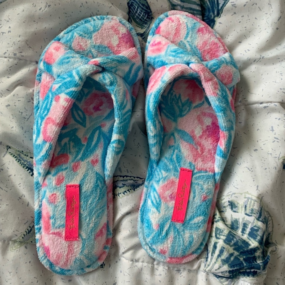 Lilly Pulitzer Pink and Blue Floral Slippers size 9/10
